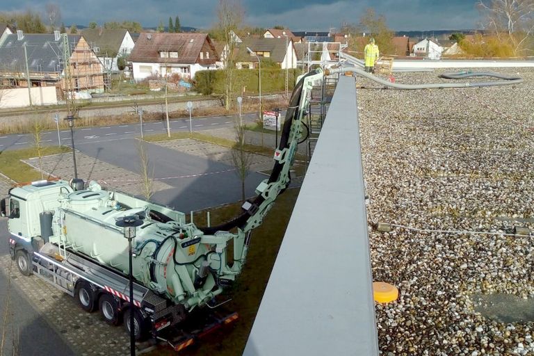 Saugbagger Eltville - Flachdachsanierung